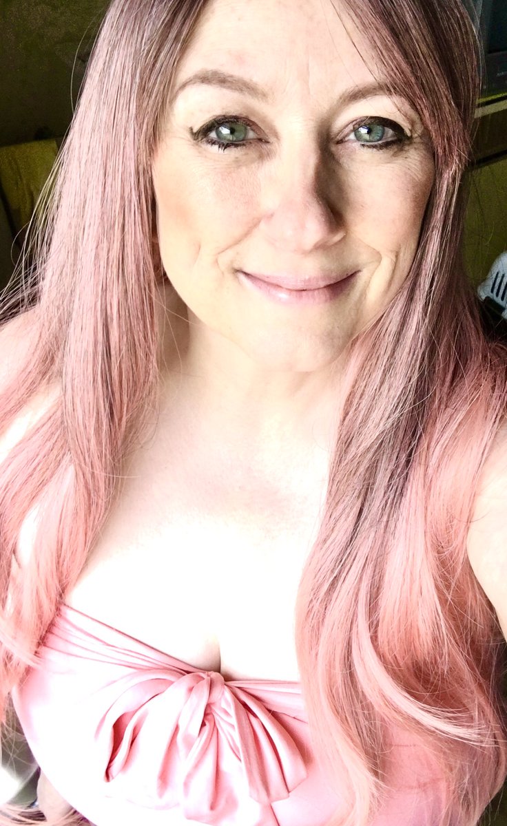 ShirtyShorty's tweet photo. @reaghanreilly Just trying to raise awareness properly and twitter’s having a meltdown. Woman have BREASTS. BREASTS may get CANCER. https://t.co/LkCObE0get