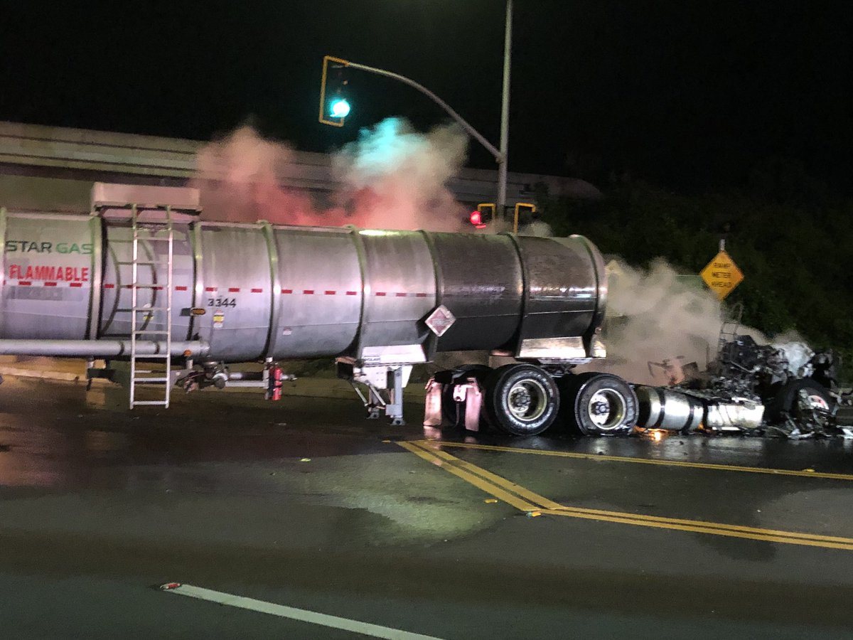 localstorytv's tweet photo. TRUCK/TANKER CATCHES FIRE at Presidio intersection in San Clemente - Monday April 19, 1:30am. 
Driver escaped. Cause of fire is under investigation.
Christian Michael reporting. https://t.co/JhTAXZ8d4H