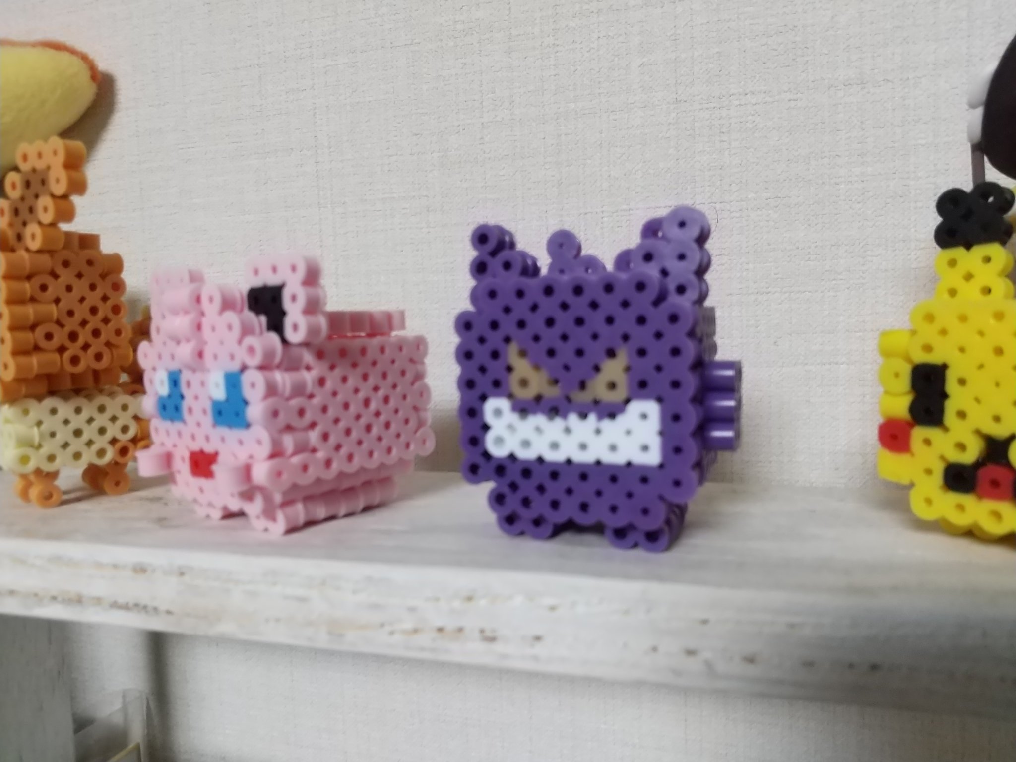 ひでで 立体アイロンビーズ ゲンガーが仲間に入りました ただ我が子に言わせればサイズ感がおかしいとの事 立体アイロンビーズ アイロンビーズ ポケモン T Co k5raoqza Twitter