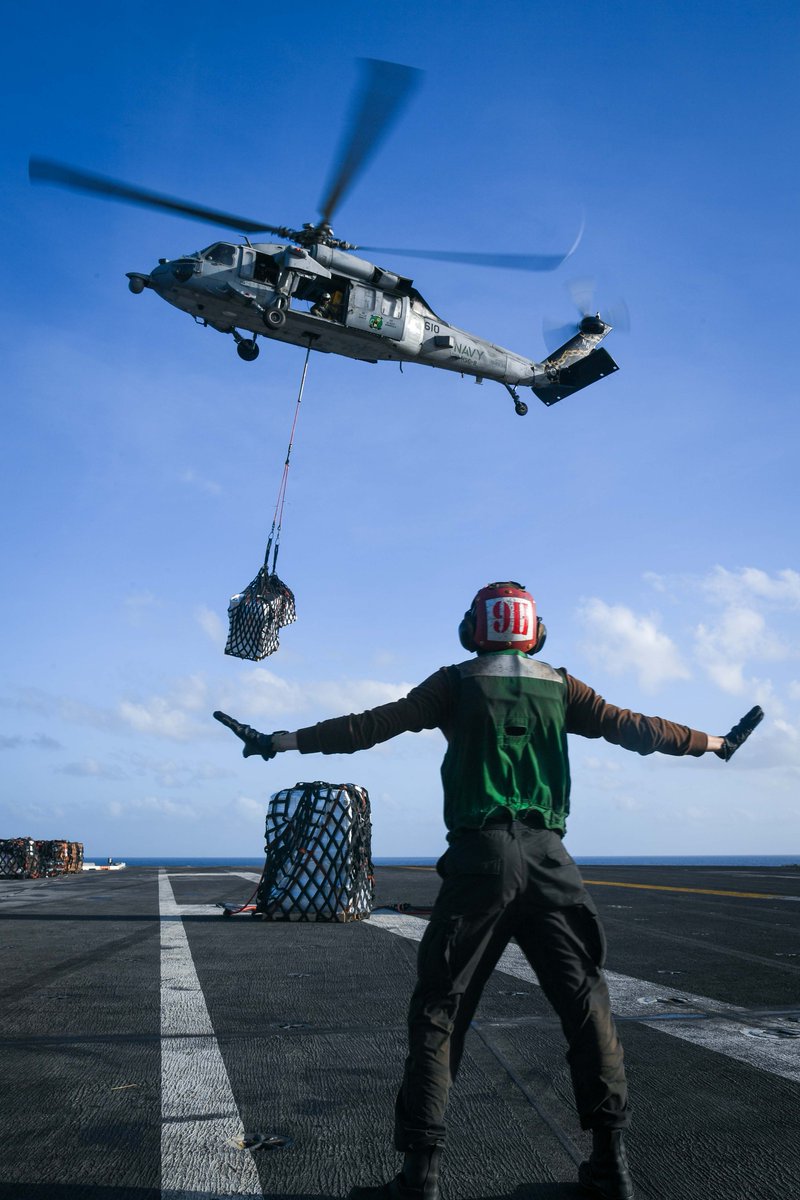 TheRealCVN71's tweet image. You have to have the right form for this! #WeAreTR #TRStrong #HeloOps @usnavy