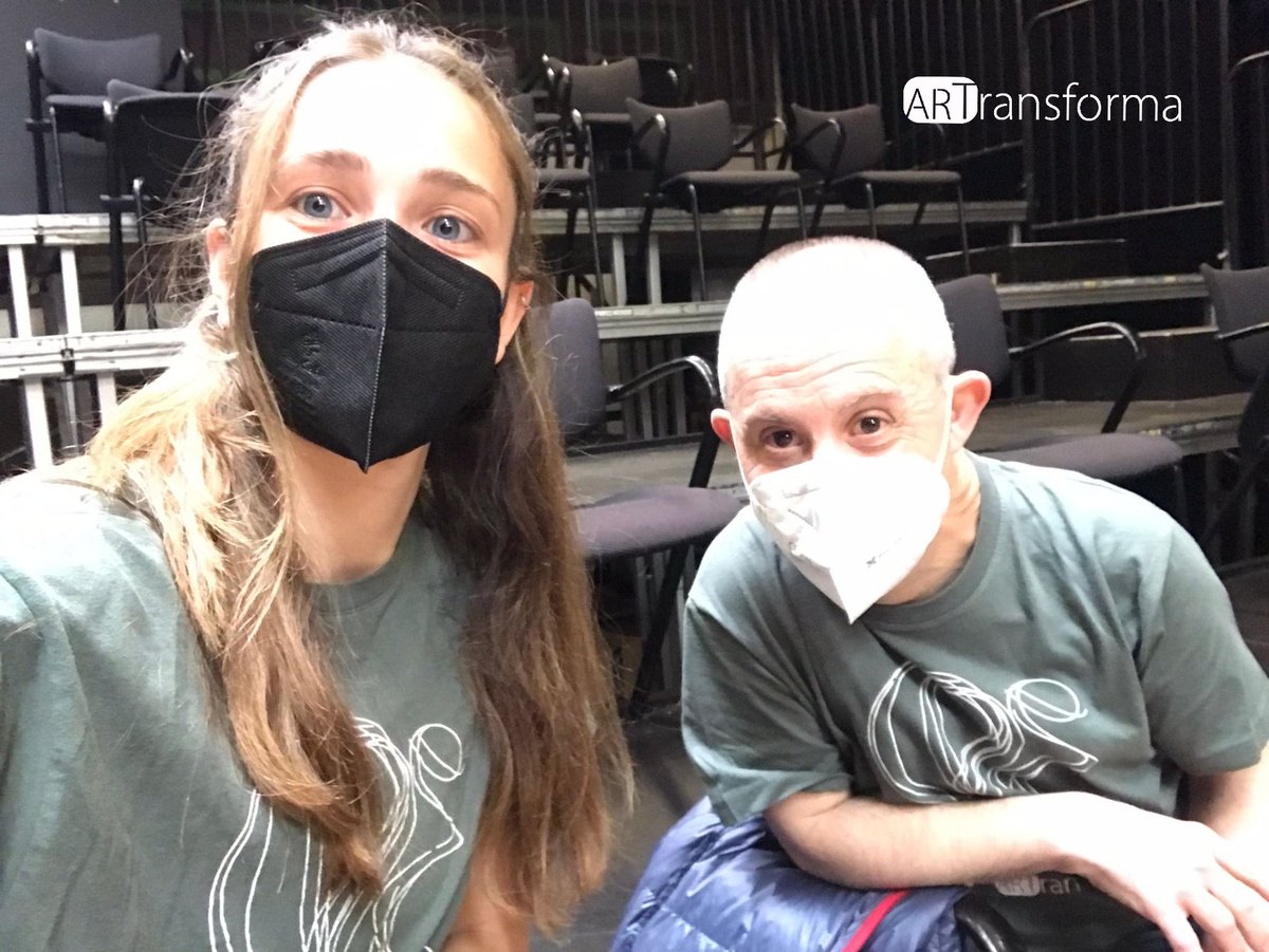ARTransforma's tweet image. Ja som al @mercatflors amb la Júlia i el Dani d'@ARTransforma preparant una peça - juntament amb #DançandoComADiferença i @la_ribot - que desafia els prejudicis vers la diversitat. 🤸💫