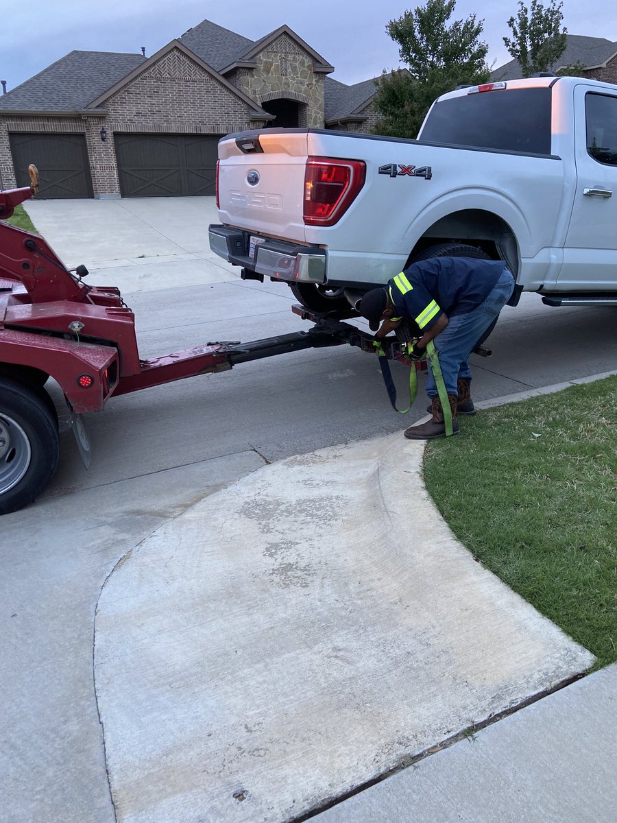 heathernoack's tweet photo. Thanks @AmericanAir for getting us back to NC, since our brand new @Ford couldn’t handle it! #really? #fordfailure #seriously #stayedintexas https://t.co/BrInsBDJBv