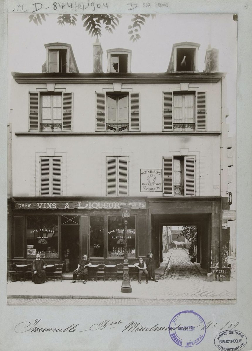 Found this while doing detective work on Orwell's time in Paris. Great photo from just round the corner from me. Café's not there anymore but then I suppose the horse isn't either! (zoom in)
Photo from the Biblioteque national archives. 
#1920s #oldparis #orwell #literaryparis