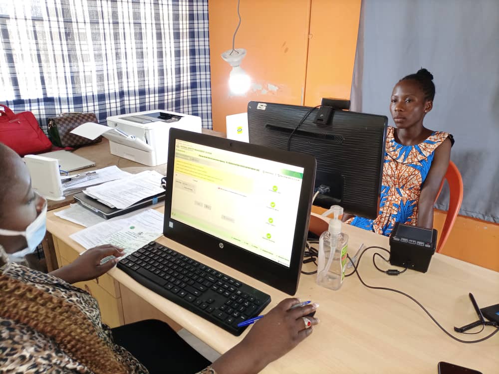 LalongBako's tweet photo. I am glad that we have commenced the roll out of Data Registration Centres to enable our citizens obtain their NIN with ease.
The first one activated is at the JD Gomwalk Secretariat in Jos. Others to roll out gradually across the 17 Local Government Areas of Plateau State. https://t.co/74OwzDI6ly