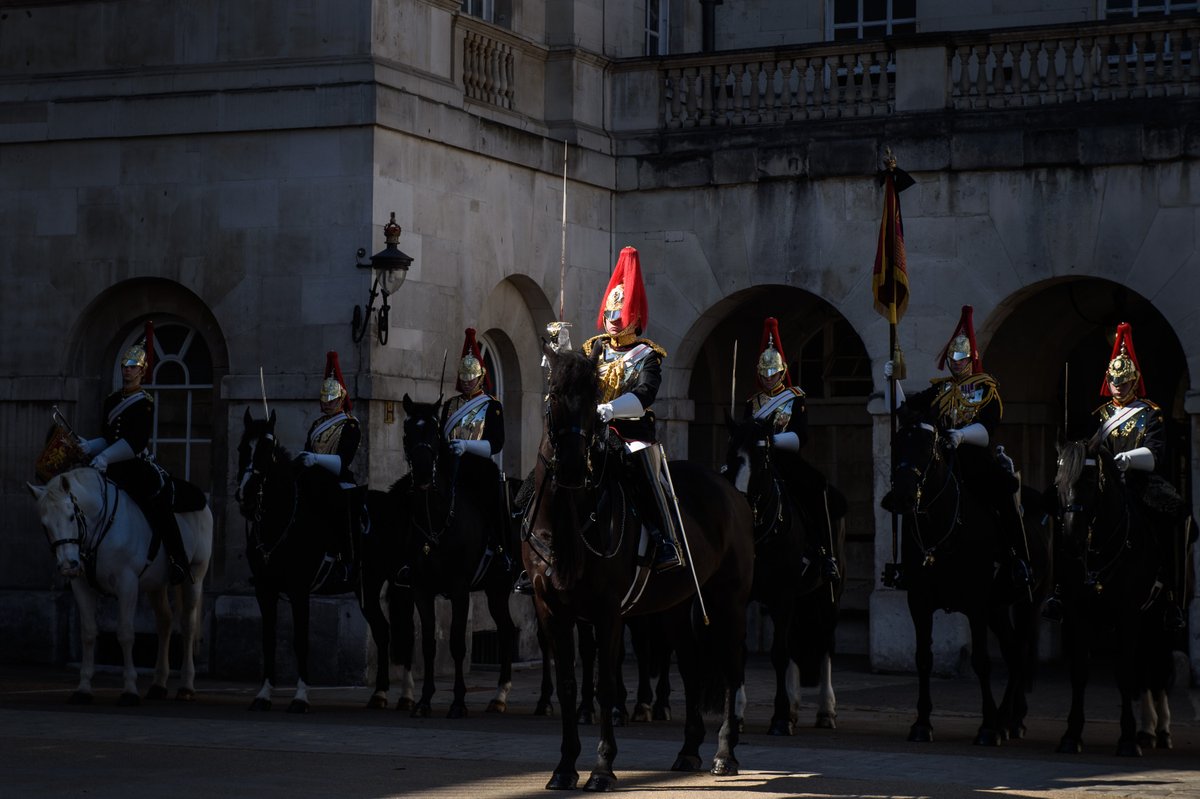 BenJonesPicEd's tweet photo. Lovely set by @antpix for the @TelegraphPics 
Blues and Royals tribute to Duke of Edinburgh, in pictures https://t.co/5k0IIeJBs3 via @telegraphnews #photography #DukeofEdinburgh #BluesandRoyals https://t.co/K9oEw21wo2