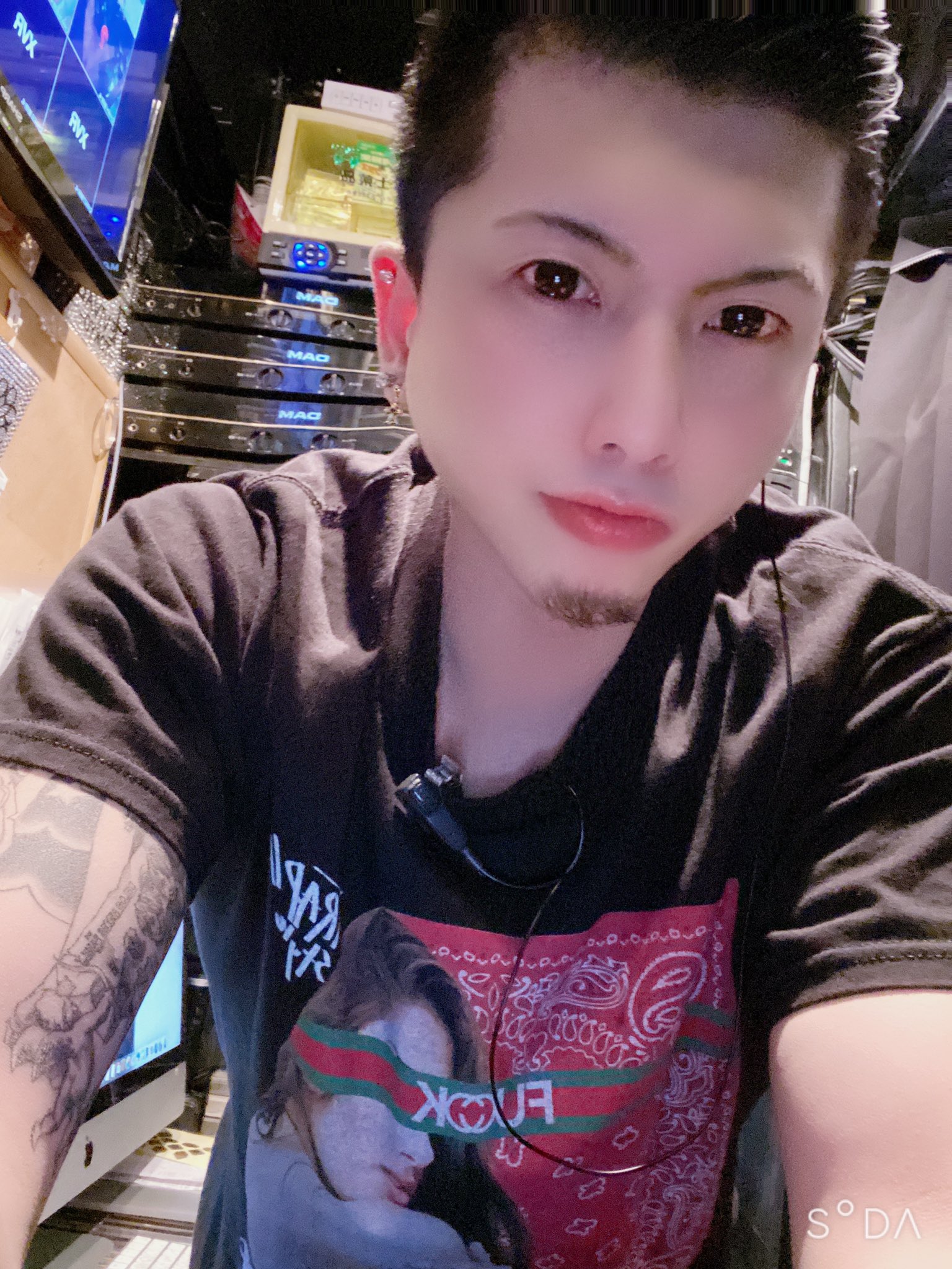 Yaevival Tokyo 世界のkeisuke ヤバいっ 声家に忘れてしまった プロレスラーの 本間なんとか みたいな声になってる リバってる プロレスラー ガラガラ声 いいねで気になった人お迎え T Co Zi55mgdrlj Twitter