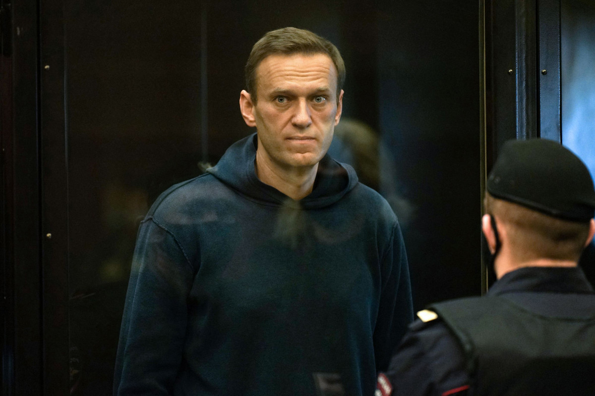 Alexei Navalny moved to prison hospital amid fears he could die at 'any minute'