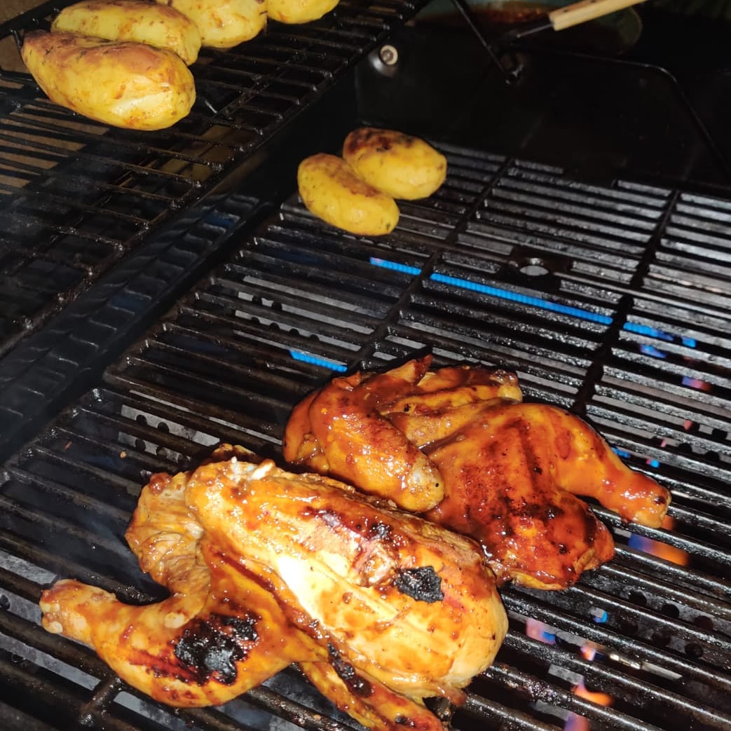 We can't wait to get back to grilling on the outside 🍗🥔👩‍🍳
#DelightfullyDelicious 

#ChefSampson #foodies #grilling #chicken #potatoes #funtimes #funtimeswithfriends #yummy #nomnom #outside #nofilter