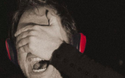 In this video for <a href="/AuraliaSpace/">auralia.space</a>, @DocKendrick discusses her book Theatre Aurality and conceptualises the use of sound in theatre, presenting it as a key performance tool intrinsically related to the act of theatre-making: ow.ly/xg6q50Eotr0