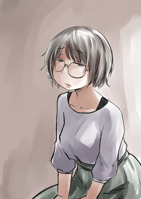 丸いメガネの子 