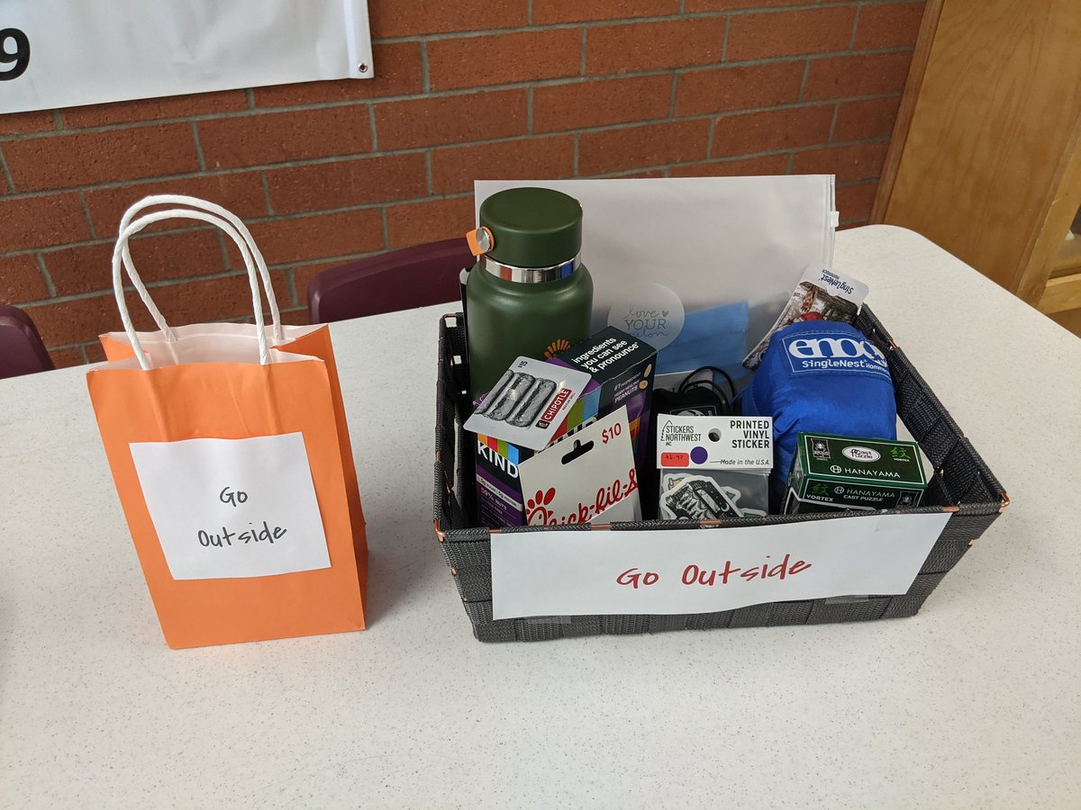 LHSHOPESquad's tweet photo. Hope Week Raffle! 2 raffle baskets! Tickets being sold every day during lunch. 1 ticket = $1.00. Proceeds donated to Grant Us Hope. @LHSTigrInCharge @LovelandHS_AP @eric_fry1 https://t.co/Um2urmsyKa