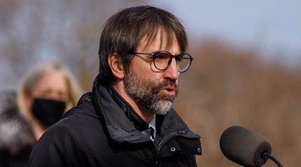 hollyanndoan's tweet photo. “Once a publication is flagged it will have to be taken down within 24 hours.” Internet #censorship bill to promote “content moderation” introduced within 2-weeks, says @CdnHeritage Minister @s_guilbeault. https://t.co/iyuTID8euT #hatespeech #FreeSpeech #cdnpoli https://t.co/yuN8JYNTB1