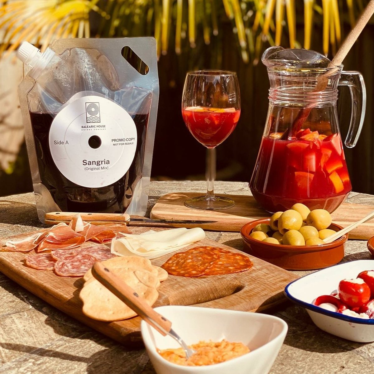 This is the perfect weather for Sangria & Nibbles 😍 Grab @BalearicHouse Sangria on LIDS and pair it with Rafala antipasto for a perfect sunny treat 🙌 thelids.co.uk/shop