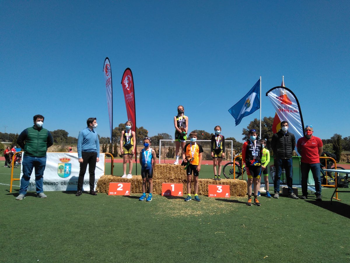 Mario Salazar y Lucía Abad #Triatlon401 <a href="/FlyzBikes/">Flyz Bikes</a> son los campeones madrileños cadetes de #Duatlón #Cross, título obtenido ayer en Valdemorillo en la cuarta prueba del #circuitotriatlonescolar #TriatlonSierraOeste3 campeonato madrileño cadete, infantil y alevín de Duatlón Cross.