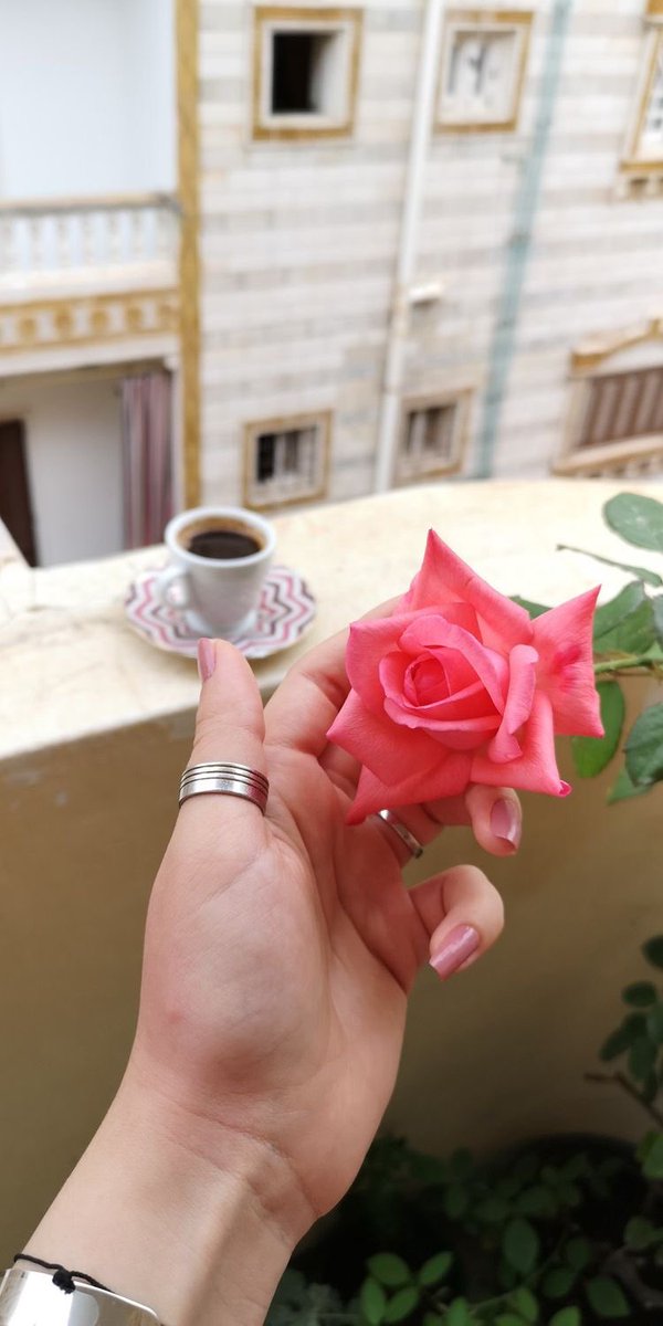 <a href="/Ep5mY/">مستبدة بفكاري</a> حضورك يجعل من متصفحي جنه
عندما المح حضورك يتزايد نبض
قلبي وتسرح مشاعري مع طيفك
الذي يأخذني إليك فأرتمي في أحضان حروفك
أشم رائحتها وأحس دفء نبضك فيها
لك مني جل الشكر والتقدير والاحترام على
هذا الحضور الذي كالنجوم المتلألئة وهذا الرد
المعطر بأنفاسك الزكيه
سيدتي