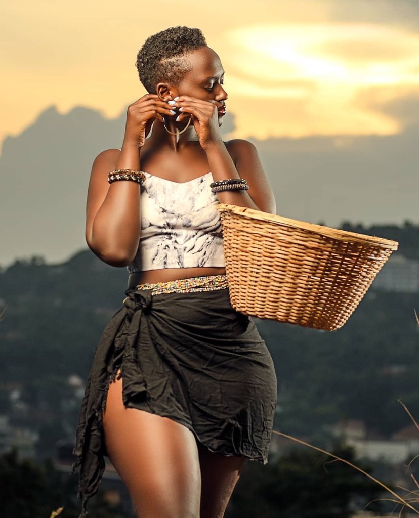 IamMzilikazi's tweet photo. AFRIKA FASHION WEEK: Dress for Afrika and let the whole world see how beautiful and stylish we are 3 https://t.co/UVCr5WDcQ6