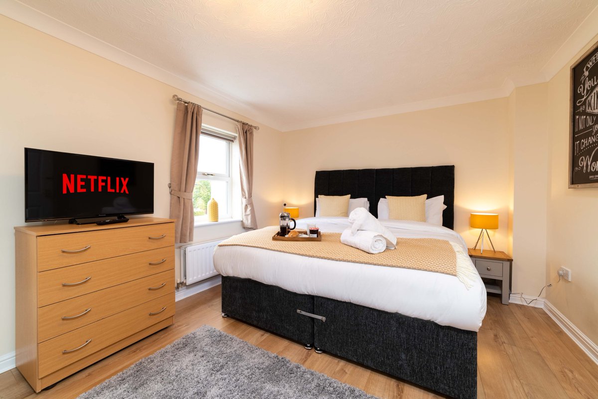 ExclusiveStays's tweet photo. "What are you dreaming of after lockdown? It may be something as small as a hug, or something as big as a holiday of a lifetime.  

Whatever it is, be sure to keep it at the forefront of your mind. Is https://t.co/XJmY3qq544 on your list of places to visit? Let us know! 😊 https://t.co/zbVozemy7C