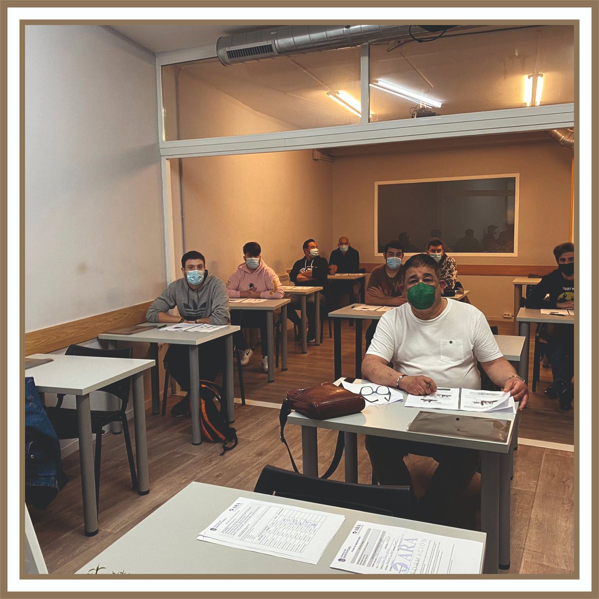 LoversPonte's tweet photo. Iniciouse hoxe un curso de Operador de Carretillas de carácter presencial. A actividade formativa conta con 24 horas lectivas repartidas ata o sábado, 24 de abril, en horario de 09:30 a 13:00 horas (a parte teórica), e os sábados, de 08:00 a 15:00 horas (a parte práctica). https://t.co/ef3ELdiHPw