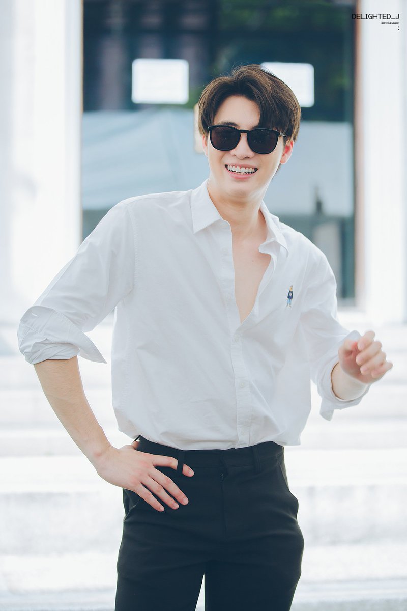 Delighted_J's tweet image. - HQ -
แต่เสื้อมันขาวจริ๊งงง 😂😂😂
@m34nismind #MeanPhiravich