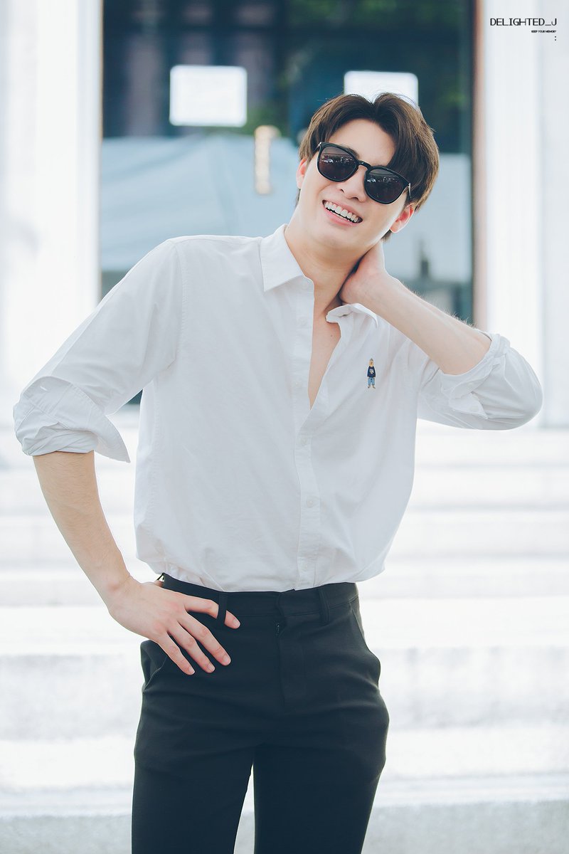 Delighted_J's tweet image. - HQ -
แต่เสื้อมันขาวจริ๊งงง 😂😂😂
@m34nismind #MeanPhiravich