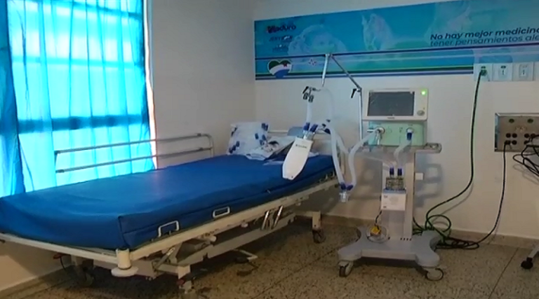 Centro Centinela en Mérida | Hospital Universitario de Los Andes amplía atención a pacientes críticos de COVID con 37 nuevas camas y modernos equipos

#AbrilDeFuegoPatrio

vtv.gob.ve/centro-centine…