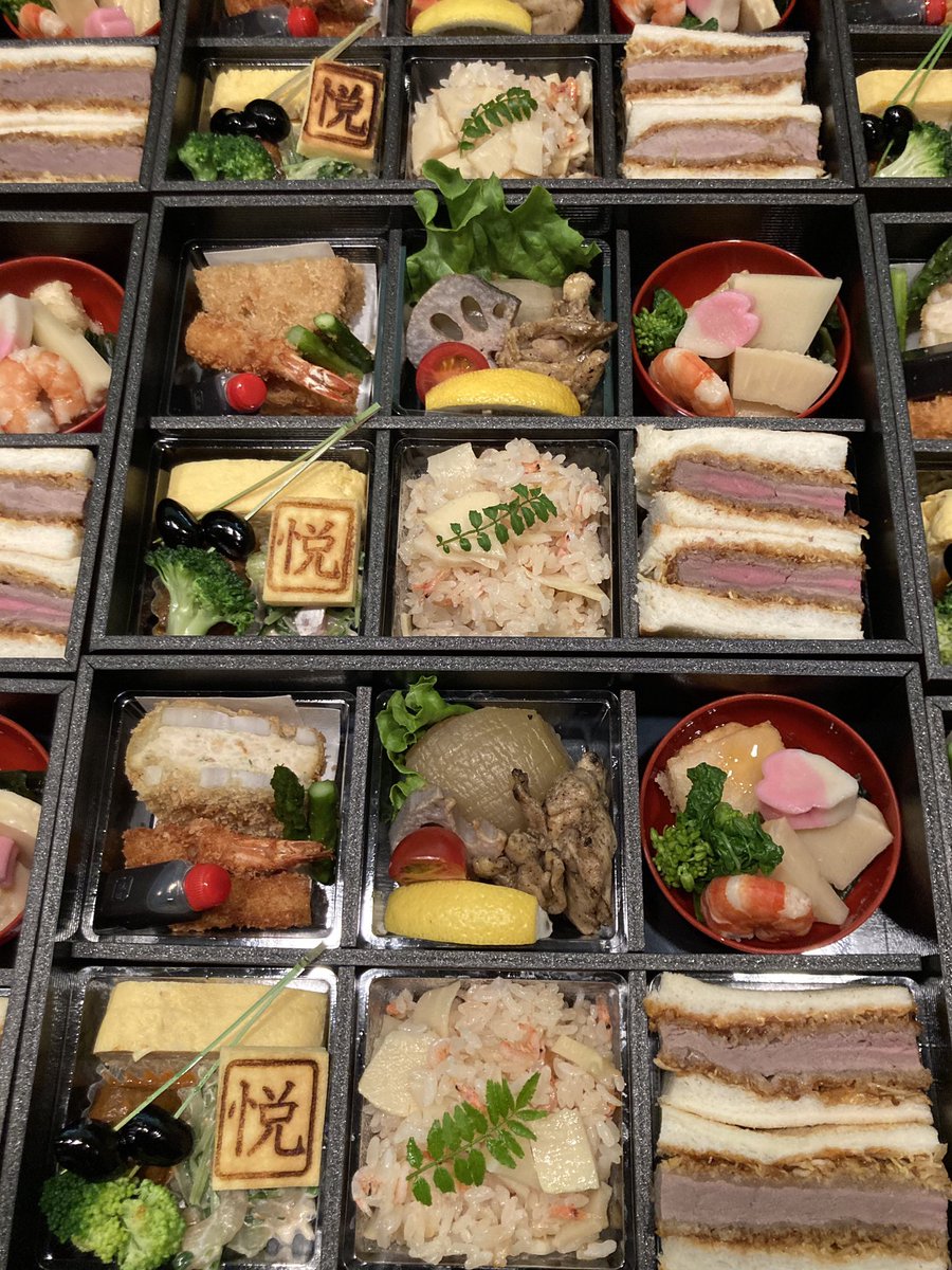 kaetsu6238's tweet photo. 今日は、料亭悦とステーキハウス大和のコラボ弁当🍱です😋
コロナに負けるな❗️頑張れ大阪❣️
#悦 #大和 #おらんく #料亭 #ステーキ #鉄板 #肉 #すし #寿司 #寿し #高知 #土佐 #北新地 #大阪 #大阪市 #お弁当 #おうちごはん #ボランティア #宅配 #配達 #デリバリー #関西 #医療従事者 #コロナ https://t.co/XyYxQfVslk