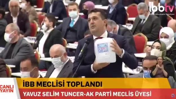 🔴AK Partili Ümraniye Belediyesi'nin, litresini 15 TL'ye aldığı DEZENFEKTANI;
*⃣CHP'li Esenyurt Belediyesi 38 TL.'ye,
*⃣CHP'li İBB Başkanı İmamoğlu ise 74 TL.'ye satın aldı..!
🔴İşte böyle SOYULUYORSUN İstanbul..!
