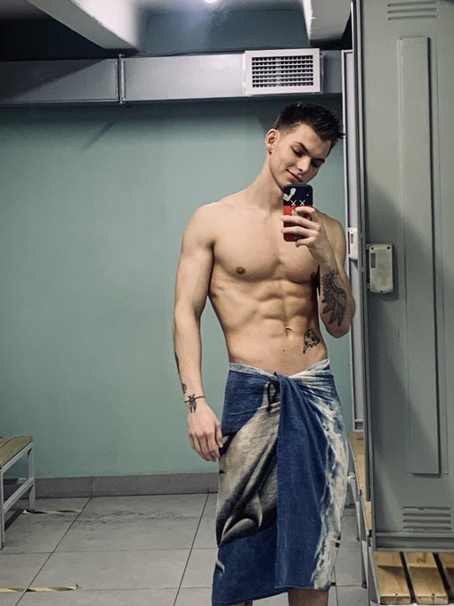After workout💪 https://t.co/9RHezCvbV8 https://t.co/LY0rD00SM7