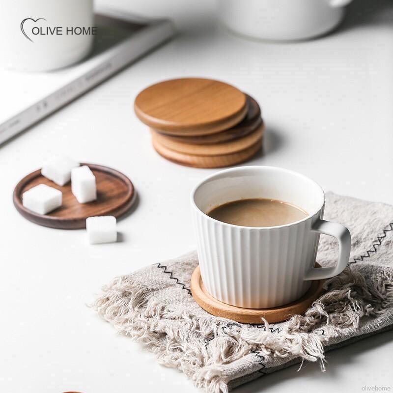 Drink mat walnut woods. Boleh buat alas mug/glass korang. Cute gilaaa.Yang bentuk bulat tu ada sale RM7.40 je :  https://shopee.com.my/product/283364640/4558759919?smtt=0.0.9Yang ada shape ni dalam RM7 cmtu:  https://shopee.com.my/product/283364640/7152520225?smtt=0.0.9