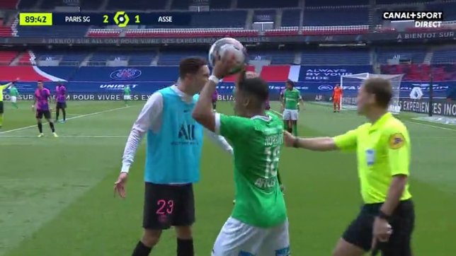 radiofm43's tweet photo. Draxler, l'arbitrage, la super League ... A partir de 20h, ce lundi, ne ratez notre distribution de coups de tête
⚠️ Coup de tête, émission rock n'foot sur l'ASSE
📻 FM43 (100.3, 102, 105.7 Mhz)
🌍 https://t.co/5GB5PSW1pp
 🕗 Lundi 20h Mardi 12h
📢 Les Verts pas récompensés https://t.co/2HMVxi0qY7