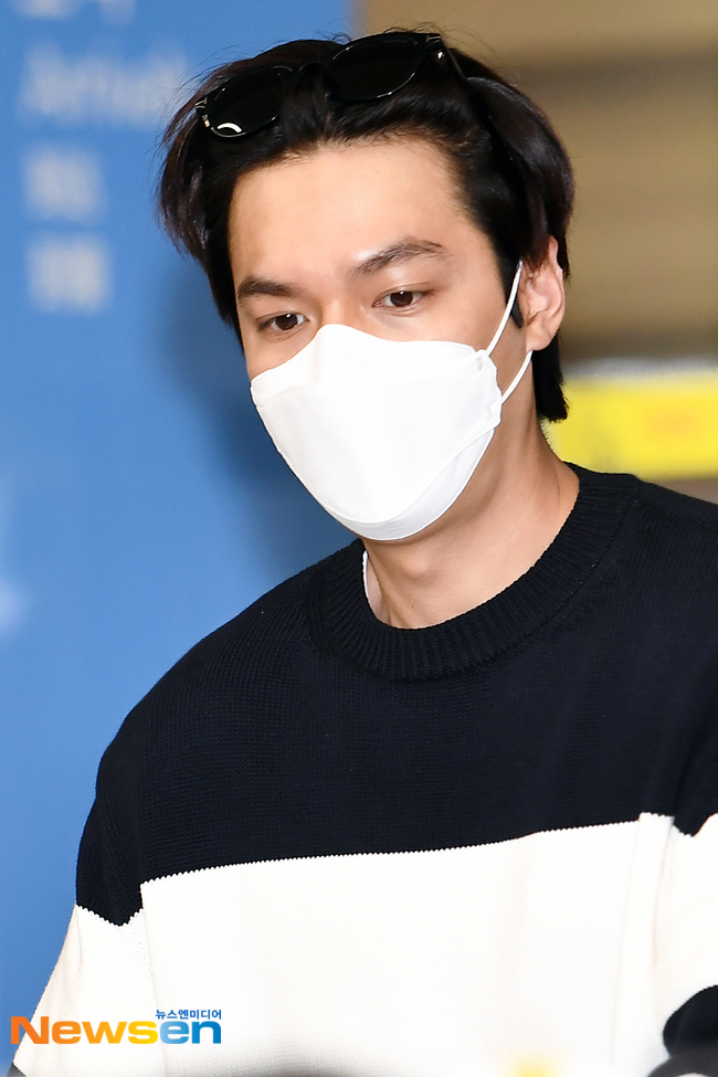 #이민호 #LeeMinHo #イミンホ #李敏镐 
#인천국제공항 입국

media.naver.com/journalist/609…