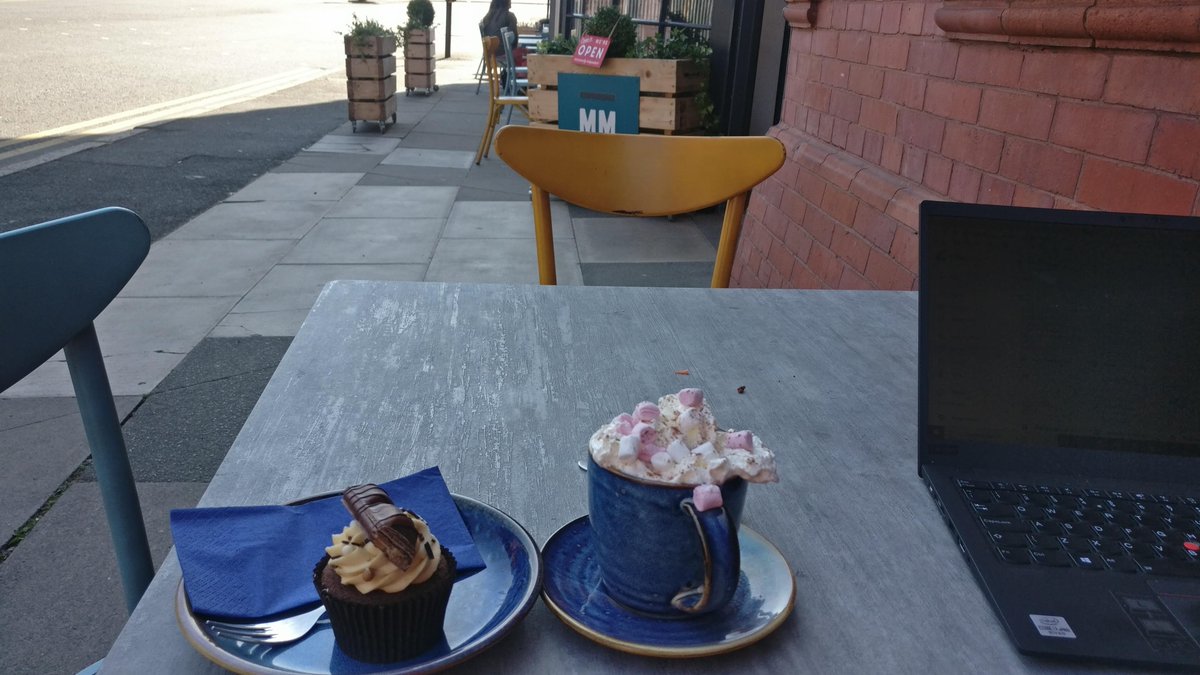 Just sat outside <a href="/MerseymadeUK/">MerseyMade</a> coffee shop in #liverpool in sun enjoying with a ace Hot Choc with a nice cake while enjoying the Ultra-Fast 350Mbps free #WiFi  from <a href="/balticbroadband/">Baltic Broadband</a> . Just downloaded a 10Gbps movie in 7 mins, that's faster than most BT customers have around here!