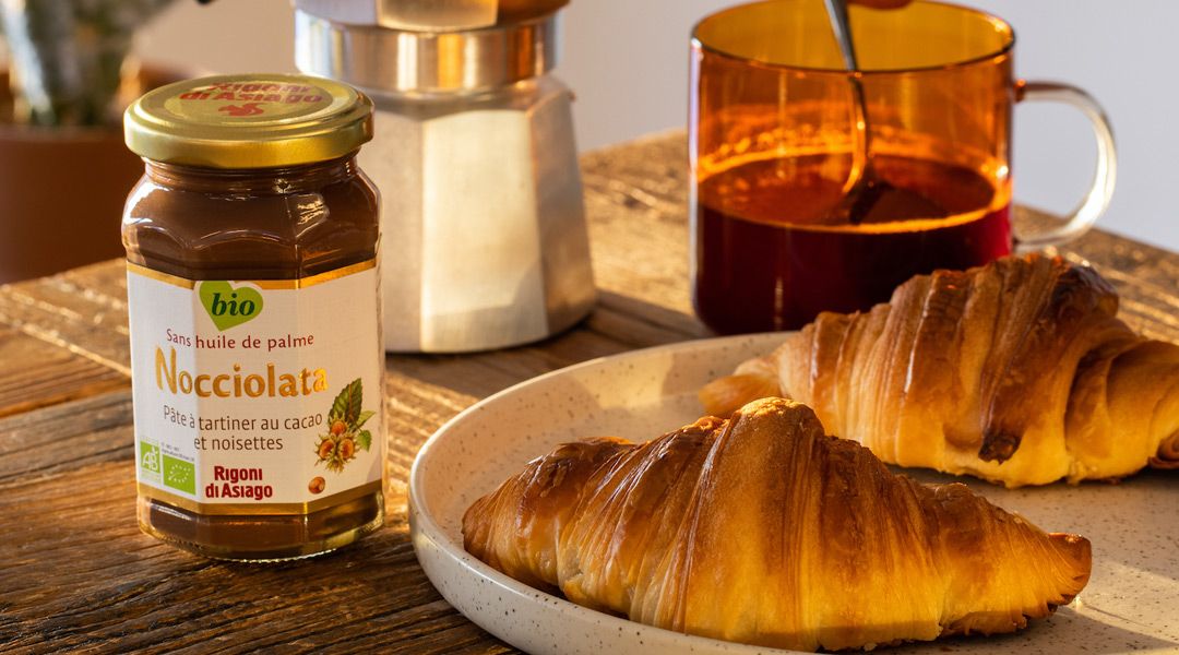 .<a href="/RigonidiAsiago/">Rigoni di Asiago</a> choisit <a href="/rosbeefparis/">Rosbeef!</a> #scanbook #sponsorisé

lareclame.fr/rosbeef/news/r…