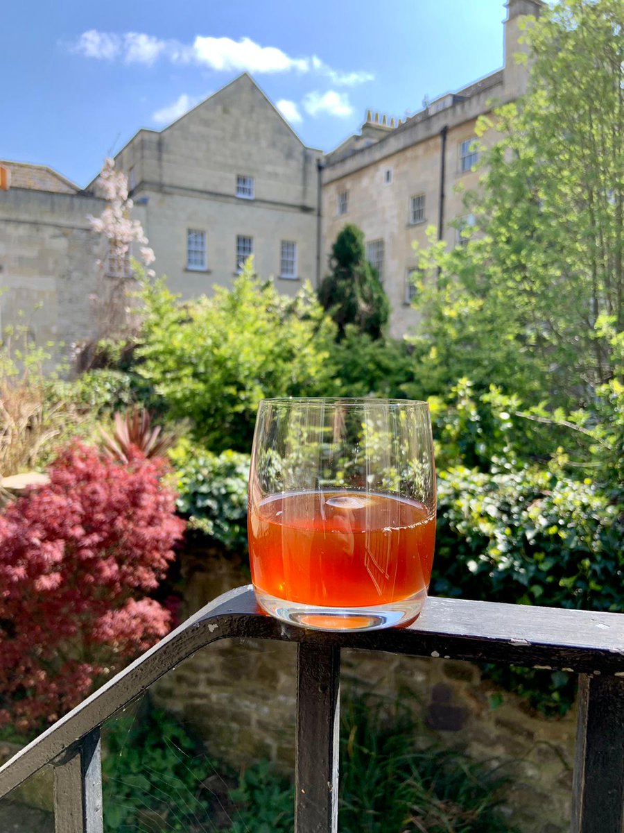 What a beautiful sunny day in Bath!
We are enjoying Yenni Esperanza thermic shock processed pink bourbon as an iced filter. Tastes summery, peachy and floral. 🍑🍑🍑
