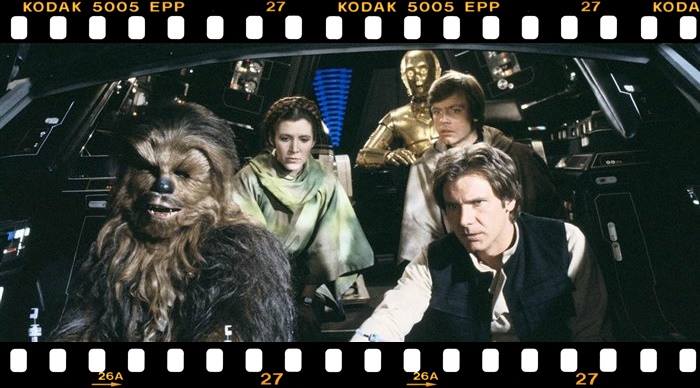 Chewbacca (Peter Mayhew), Princesa Leia (Carrie Fisher), C-3PO (Anthony Daniels), Luke Skywalker (Mark Hamill) & Han Solo (Harrison Ford)... #StarWars https://t.co/EFVxxcFUIQ