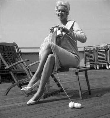 Happy Heavenly Birthday to the fabulous Jayne Mansfield! (Knitting a blanket for  