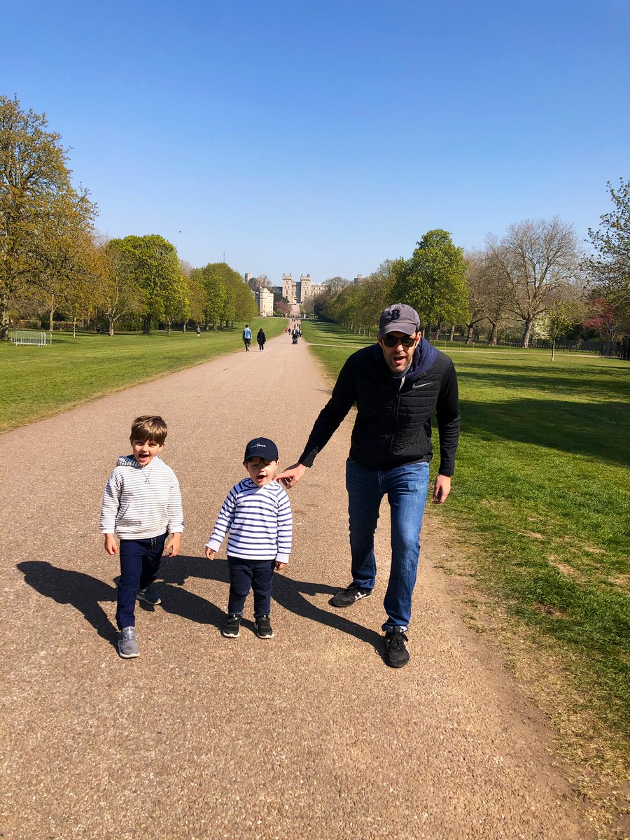 MPeks's tweet photo. Grateful for a #TwitterDayOfRest spent in the sun, w/ footraces around Windsor, perfect lunch, and a quiet drive home https://t.co/Ia7kHPLcYt