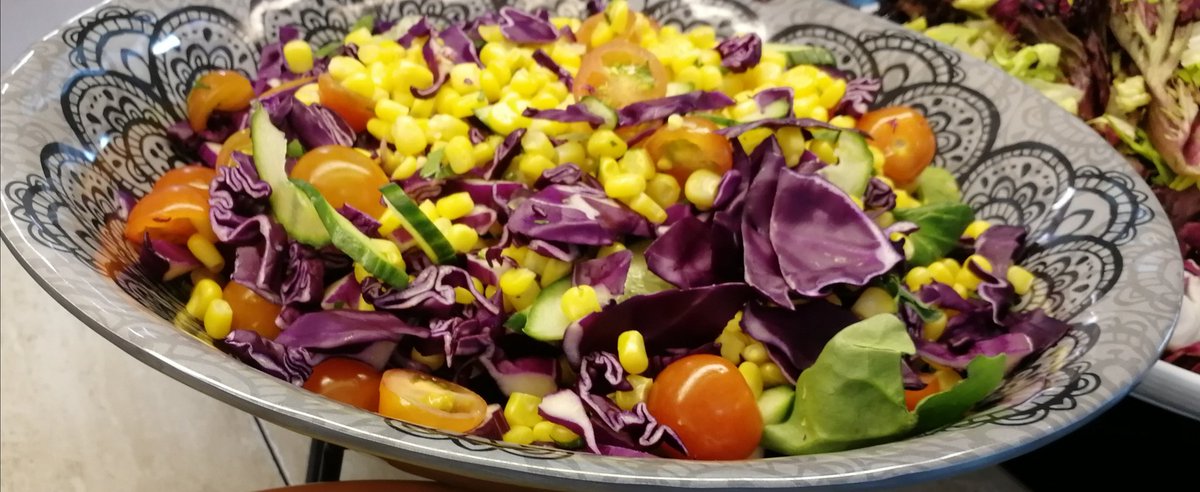 Sadly I was stuck Indoors today and didn't get to enjoy the lovely weather so I thought I'd bring the sunshine out in New house, loving it 😎🌞😎🌞 <a href="/UppinghamSchool/">Uppingham School</a> <a href="/OxfordAndrew/">Andrew Oxford</a> @ChefSi71 @chefysimon <a href="/HolroydHowe/">Holroyd Howe</a>