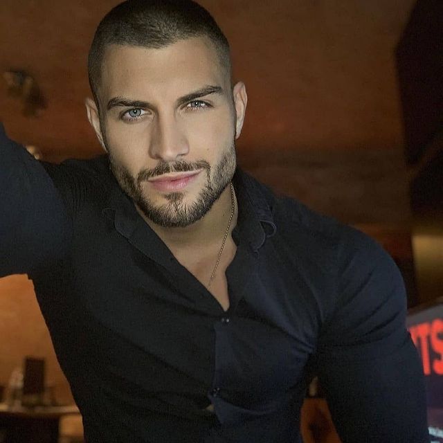 EzW5iJZVEAYqKXw?format=jpg&name=small