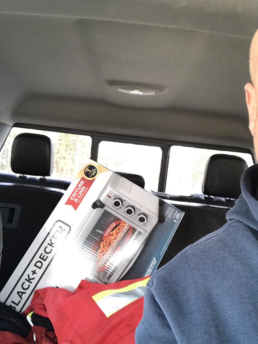 Spacedonkey1's tweet image. New air fryer to add to the collection. Because two pounds of wings at a time isn’t enough. #fatkidproblems