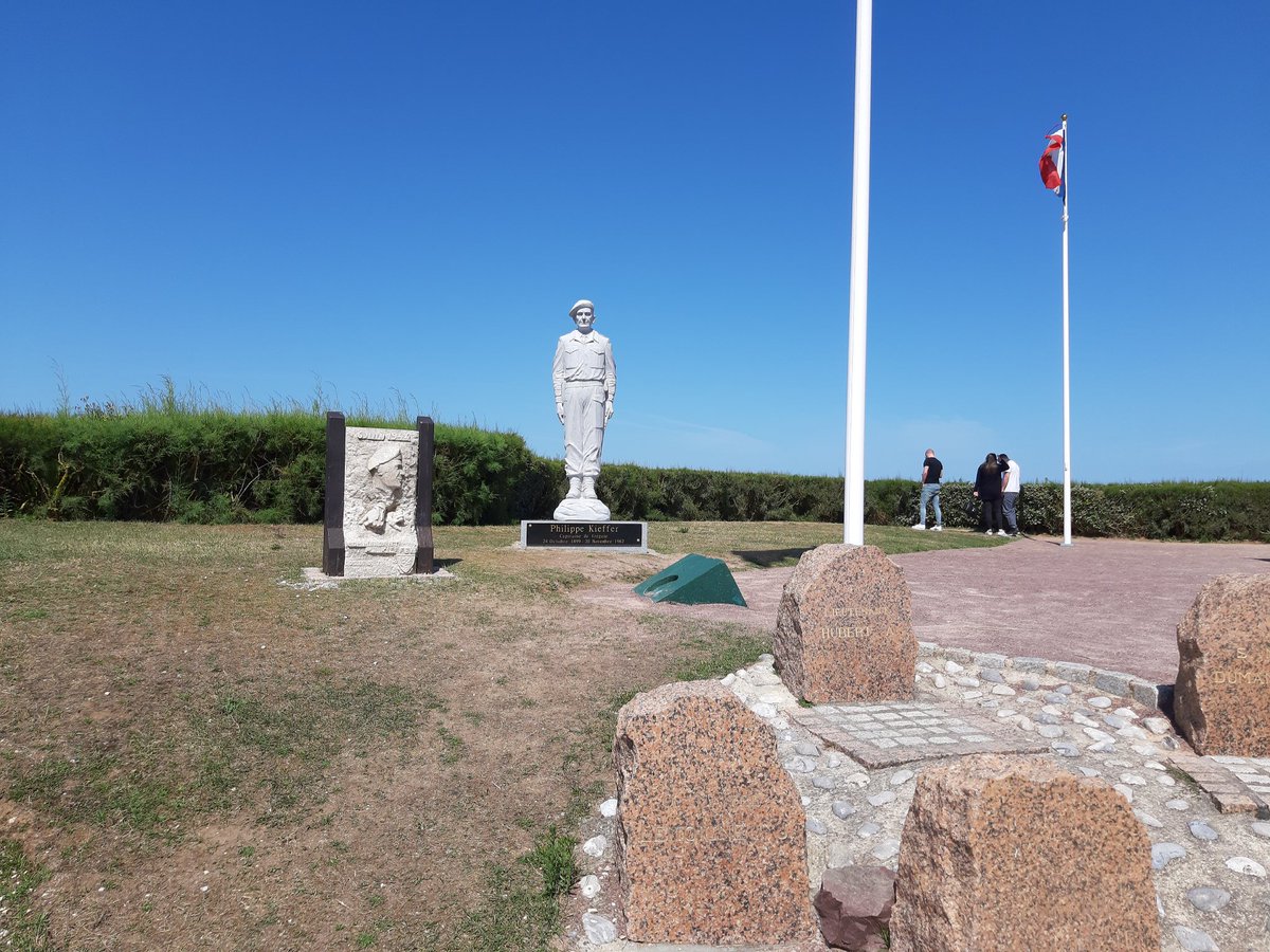 PabloBerastegui's tweet photo. @micinebelico D.E.P. Recupero esta fotografĂa del monumento al CapitĂĄn Kieffer, en NormandĂa. RECUERDO ETERNO para el comando Kieffer. #hubertfaure https://t.co/6hFkaaKVNs