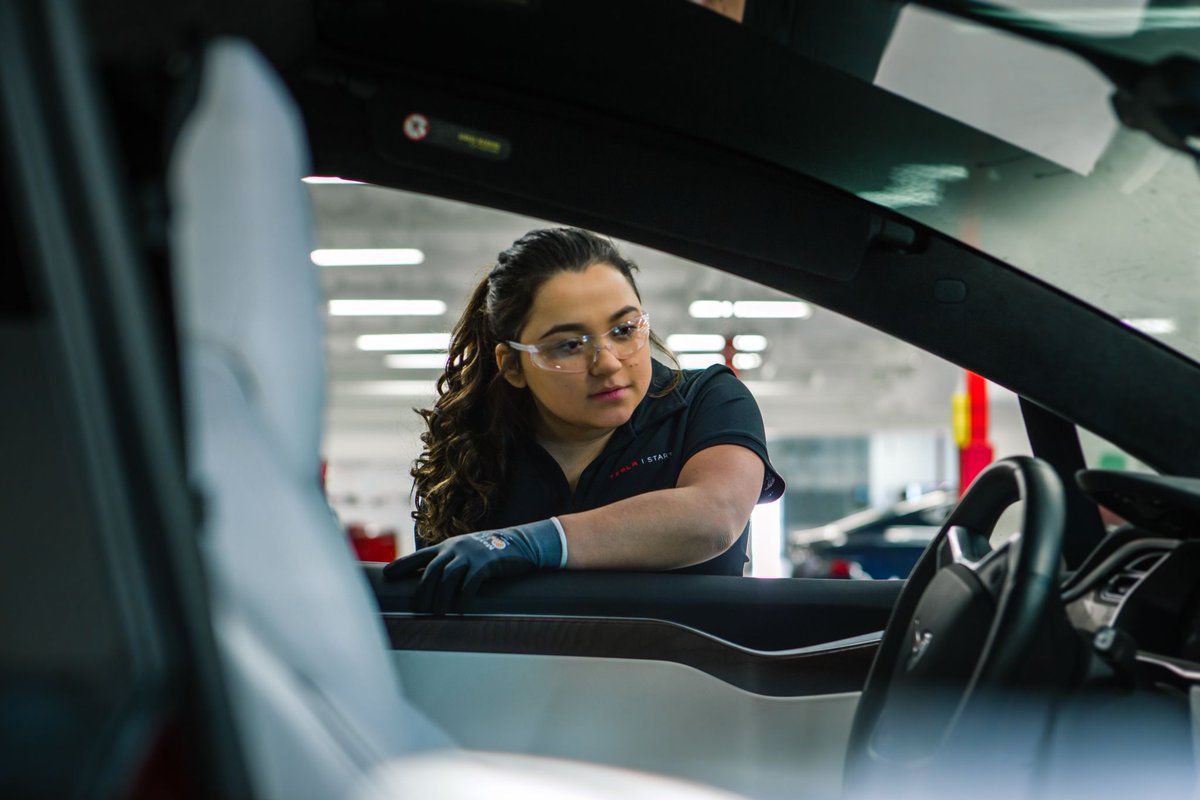 LydiaLaar's tweet photo. Seid live bei unserem virtuellen Info-Event dabei, um mehr über unsere Stellen in unseren Tesla Service Centern in Deutschland zu erfahren!

Datum: Donnerstag, den 29.04.2021
Uhrzeit: 18:00 CEST

https://t.co/D9r8eFTDMT https://t.co/BEA2beO2mS