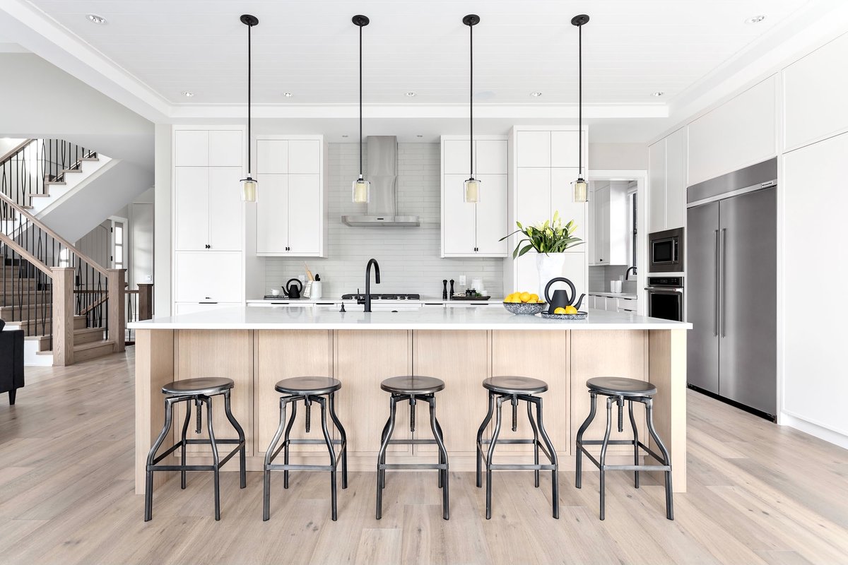 The Wyvern Residence / Kitted Kitchen 👨‍🍳⁠
.⁠
We look forward to the days when we can entertain again, and this kitchen will be the perfect space to pull up a stool, and enjoy one another, one day again soon!