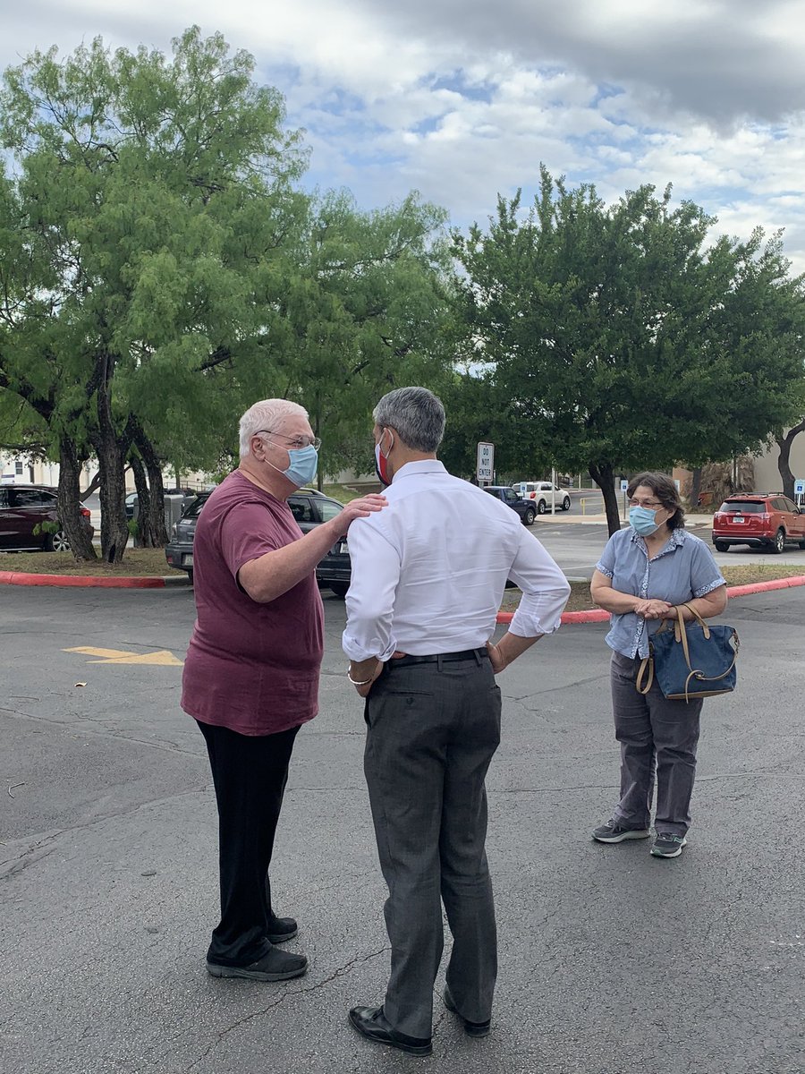 NatalieRMarquez's tweet photo. The polls are open and we’ve already met so many supporters who’ve casted their vote! #TeamRon 

Remember you can vote at ANY polling location: https://t.co/VaQP6Z3tX6 https://t.co/eLtZzYj4p7