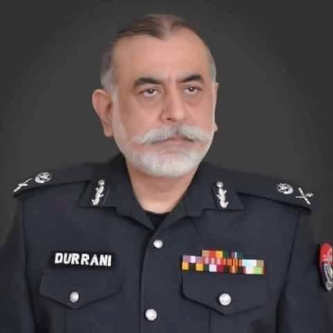 ASP_MirSadam's tweet photo. اِنَّا لِلّٰہِ وَاِنَّآ اِلَیْہِ رَاجِعُوْنَ.

سابق آئی جی کے پی پولیس ناصر درانی کورونا وائرس کی وجہ سے انتقال کر گئے۔ دعا ہے اللہ پاک مرحوم کی مغفرت فرمائے ا��ر لواحقین کو صبر جمیل عطا فرمائے۔ آمین https://t.co/NWerBtLS5I