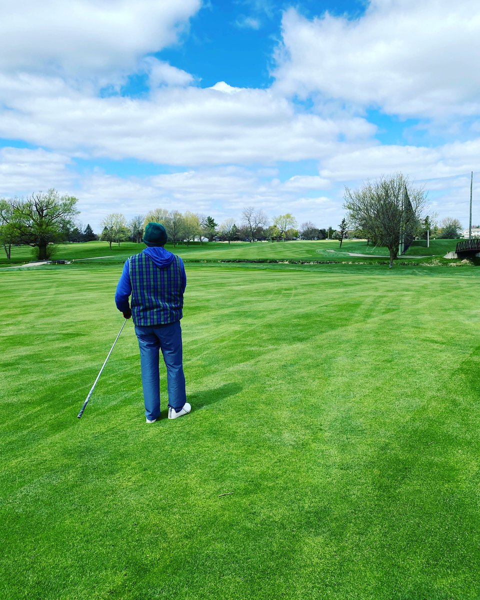 #9 ... where the grass is green on *both* sides of the fence 💚 #shoutouttogroundscrew