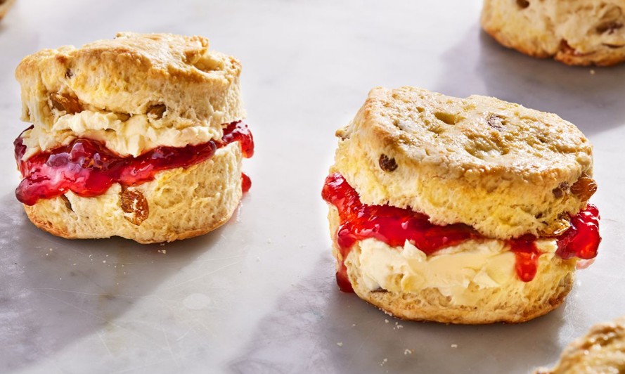 Shovel68's tweet photo. Scone In 60 Seconds #BakeryFilms https://t.co/n8ypalbrRM
