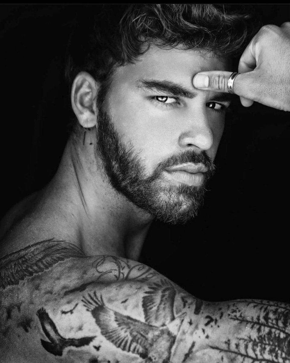 JesusPalacious's tweet image. Who are you when no one's watching 🖌️