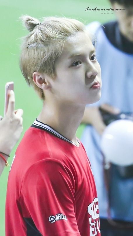 istrinyapsway's tweet photo. Happy birthday LULU
생일 축하해요 Mas mantan❤️

#HAPPYLUHANDAY #LUHAN #루힌 #EXO #엑소 #和鹿晗一起听风吹过 #鹿晗0420生日快乐 @weareoneEXO https://t.co/8v56La7UoX https://t.co/61qQu3HhwY