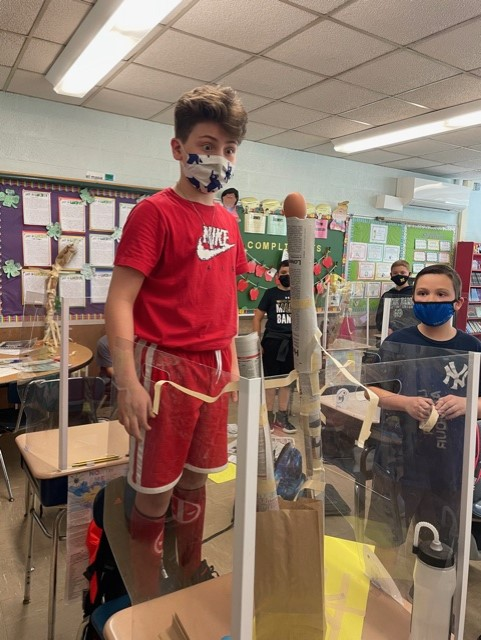 perlesmagnet's tweet photo. 5th grade students collaborated to build the tallest tower out of newspaper, cardstock and one brown paper bag that can hold an egg for at least 10 seconds.   Check out these towers!    #plasticeggfirst #realeggsuccess https://t.co/NGT0foa9Qi